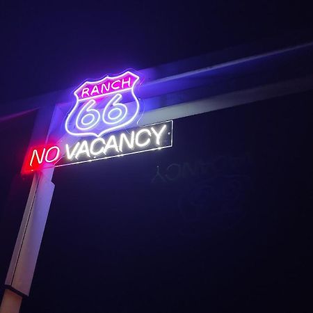 Ranch 66 - Moderni Tiny House Black Swallow Ve Stylu Route 66 Se Saunou A Bazenem Tršice 외부 사진