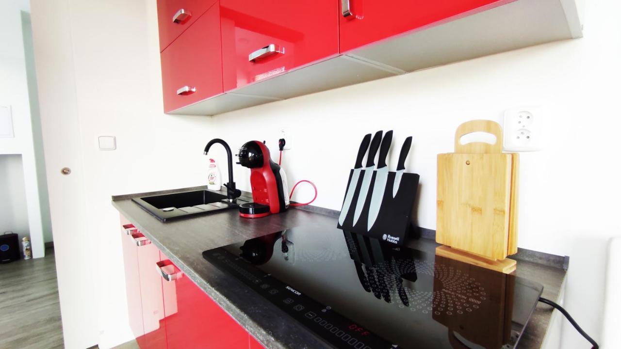 Ranch 66 - Moderni Tiny House Black Swallow Ve Stylu Route 66 Se Saunou A Bazenem Tršice 외부 사진