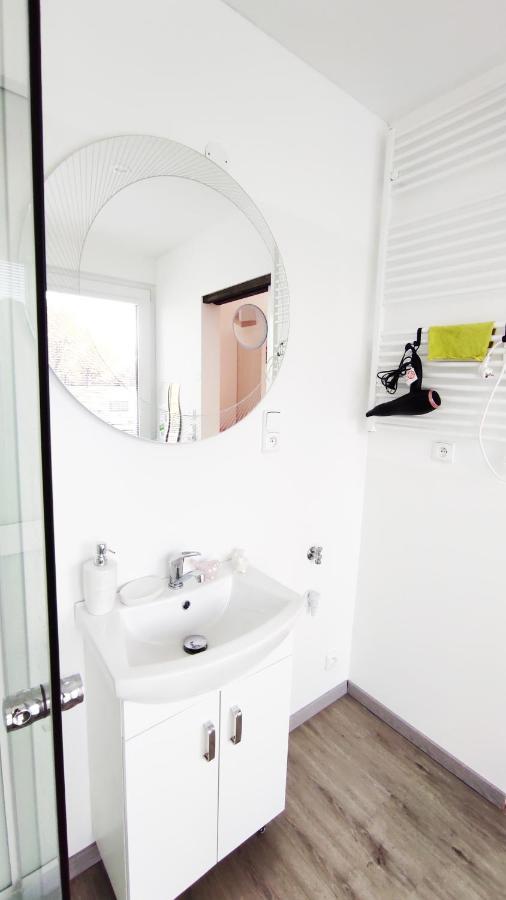 Ranch 66 - Moderni Tiny House Black Swallow Ve Stylu Route 66 Se Saunou A Bazenem Tršice 외부 사진