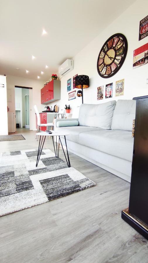 Ranch 66 - Moderni Tiny House Black Swallow Ve Stylu Route 66 Se Saunou A Bazenem Tršice 외부 사진
