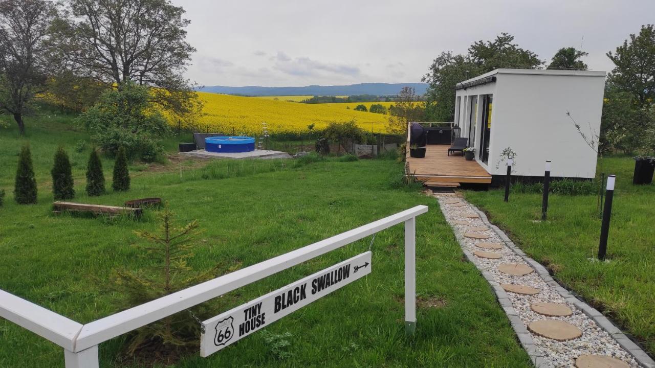 Ranch 66 - Moderni Tiny House Black Swallow Ve Stylu Route 66 Se Saunou A Bazenem Tršice 외부 사진