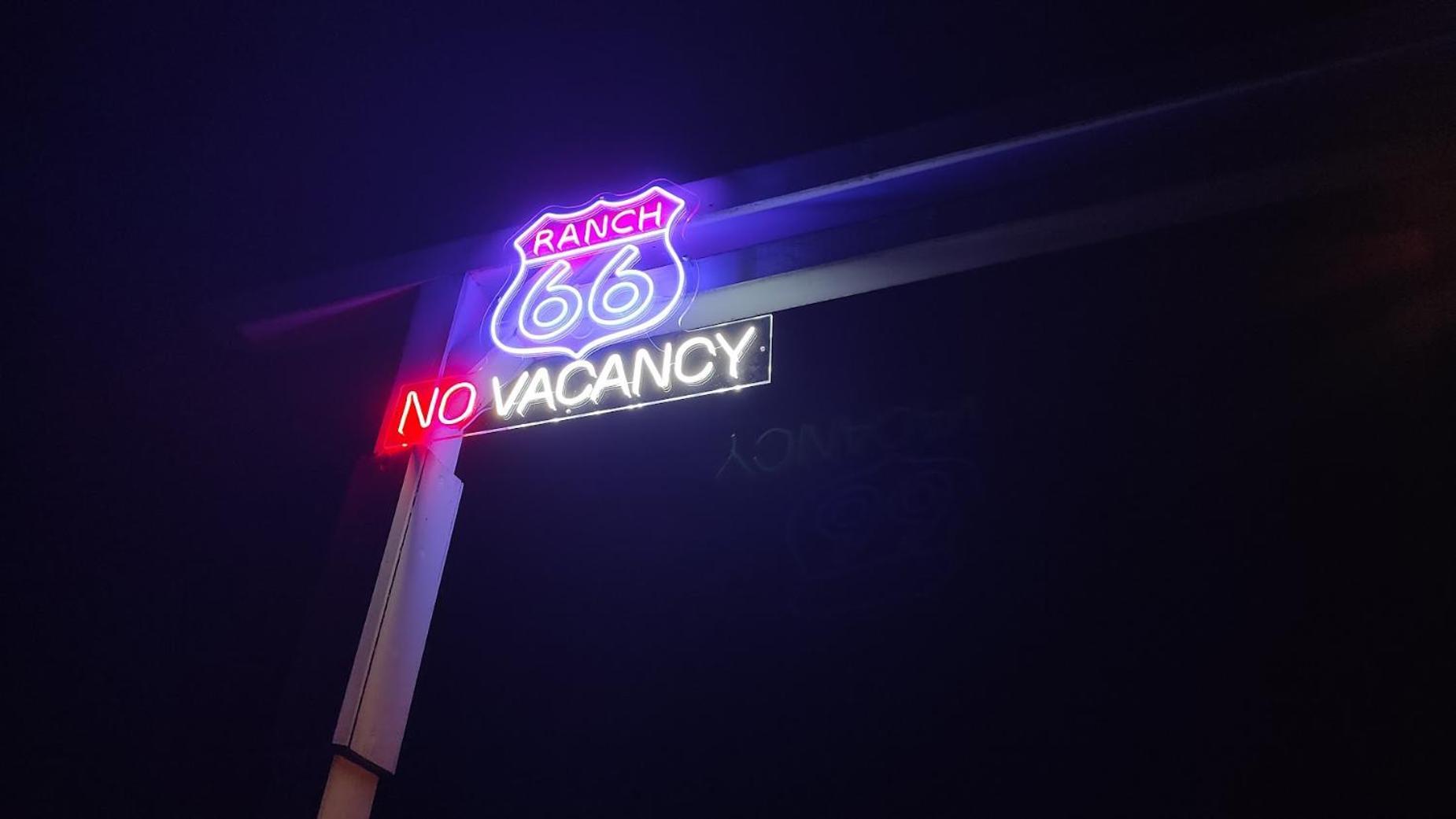 Ranch 66 - Moderni Tiny House Black Swallow Ve Stylu Route 66 Se Saunou A Bazenem Tršice 외부 사진